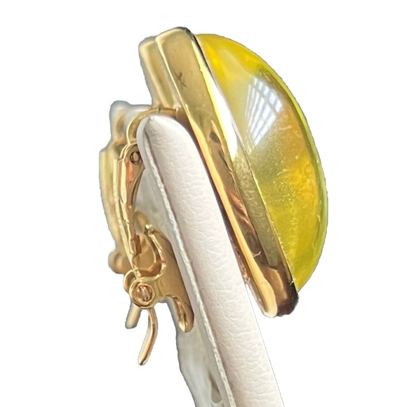 π«SOLDπ« Trifari β’ Yellow Jelly Lucite Cabochon Gold Tone Clip On Earrings 1980s - Picture 5 of 9